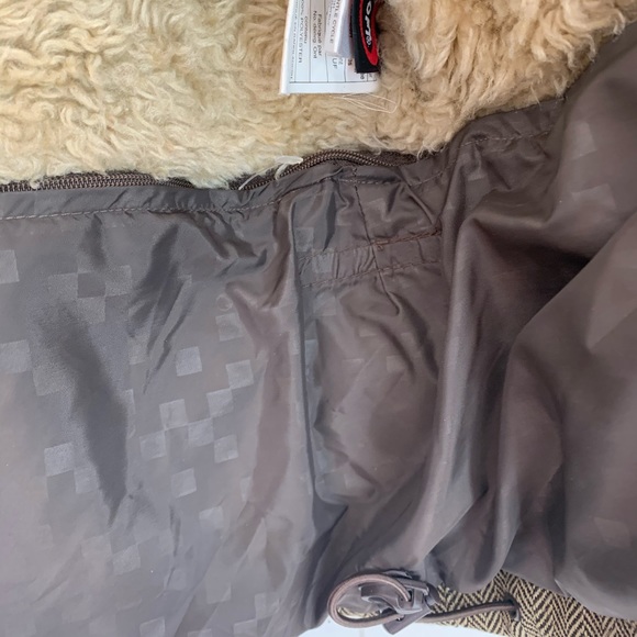 Powder room vest - Picture 9 of 10